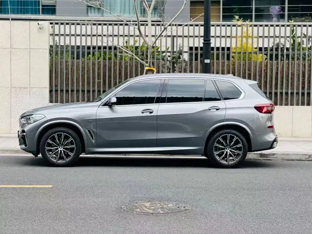 BMW X5 — Фото автомобиля 2