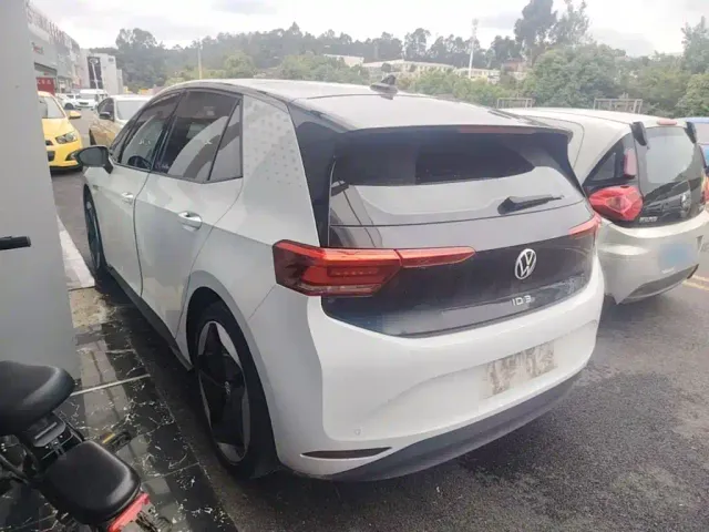 Volkswagen ID.3 — Фото автомобиля 4