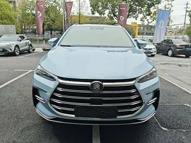 BYD Tang — Фото автомобиля 2
