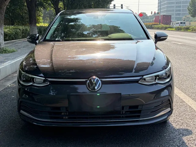 Volkswagen Golf — Фото автомобиля 2