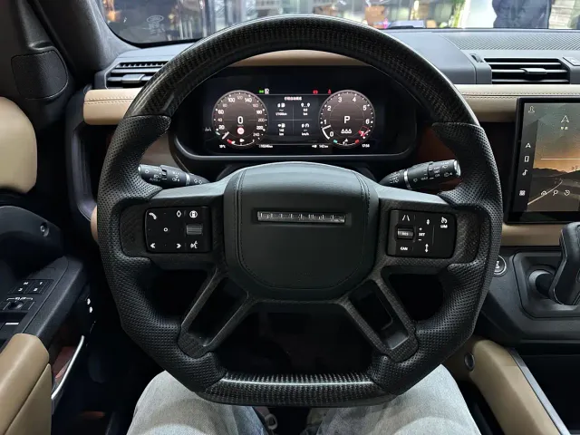 Land Rover Defender — Фото автомобиля 6