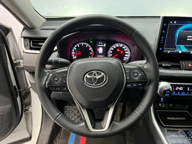 Toyota Wildlander — Фото автомобиля 8