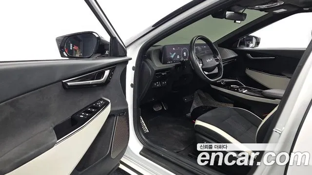 Kia EV6 — Фото автомобиля 15