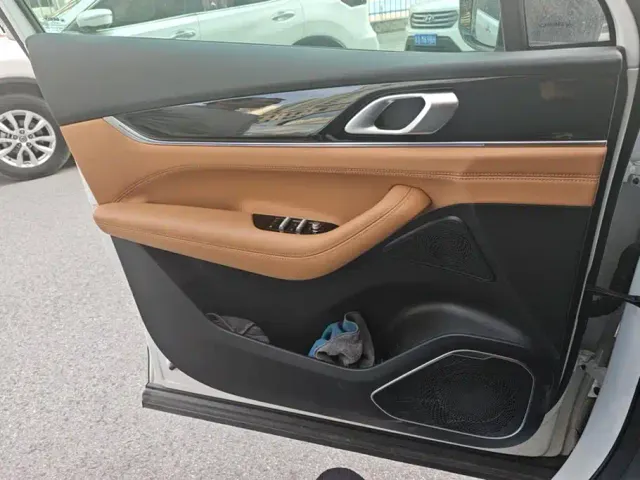 Geely Boyue L — Фото автомобиля 7