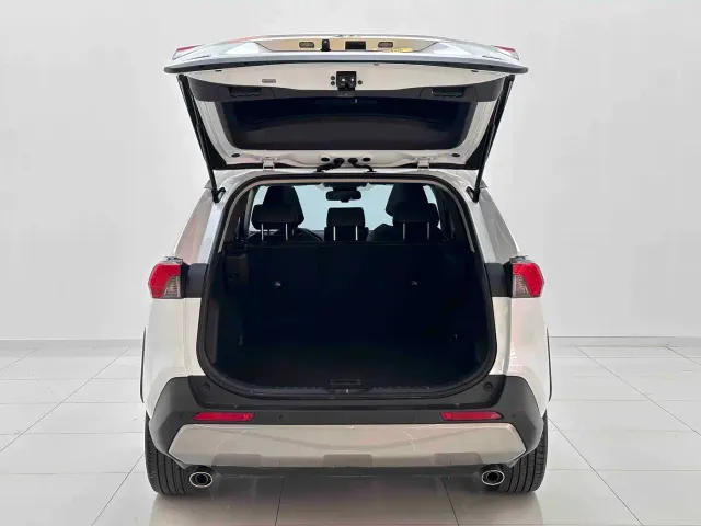 Toyota RAV4 — Фото автомобиля 9