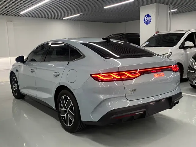 BYD Qin L — Фото автомобиля 16