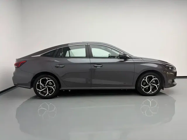 MG MG5 2025 300TGI Global Flagship — Фото автомобиля 7