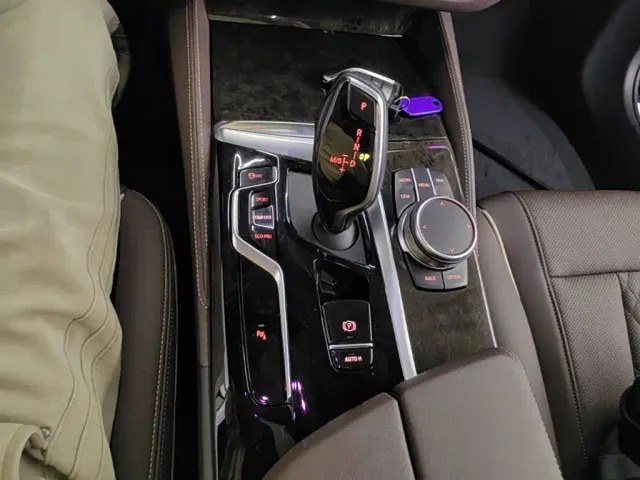 BMW 5 Series — Фото автомобиля 13