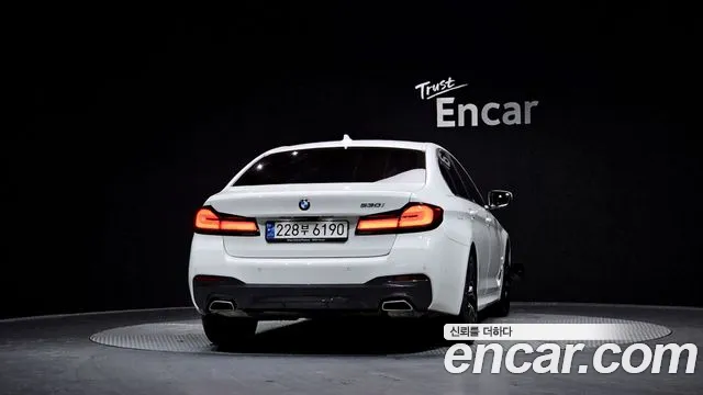BMW 5-Series — Фото автомобиля 4