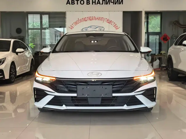 Hyundai Elantra — Фото автомобиля 4
