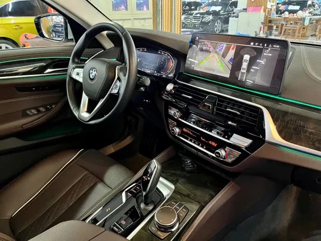 BMW 5 Series — Фото автомобиля 15