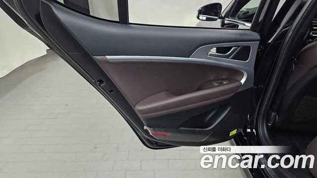 Genesis G70 — Фото автомобиля 24