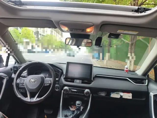Toyota RAV4 — Фото автомобиля 5