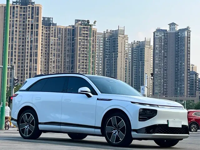 Xpeng G9 — Фото автомобиля 3