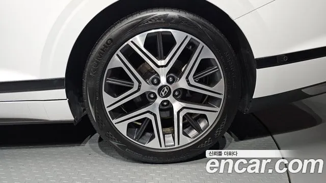 Hyundai Grandeur Grandeur (GN7) 2.5 Бензин 2WD — Фото автомобиля 20