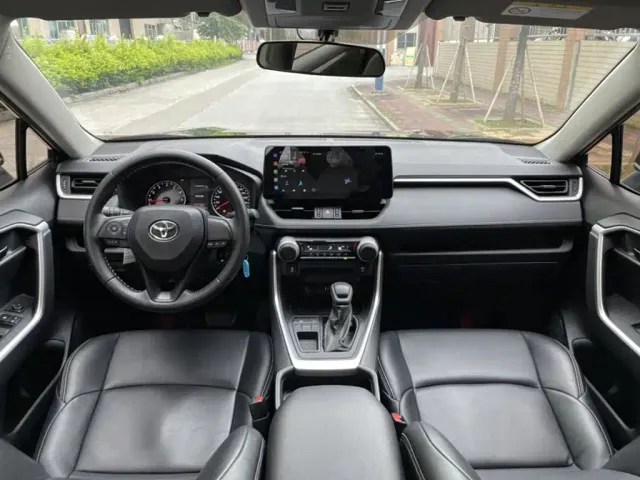 Toyota Wildlander — Фото автомобиля 10