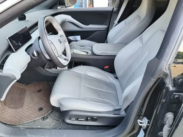 Nio ET5 Touring — Фото автомобиля 14