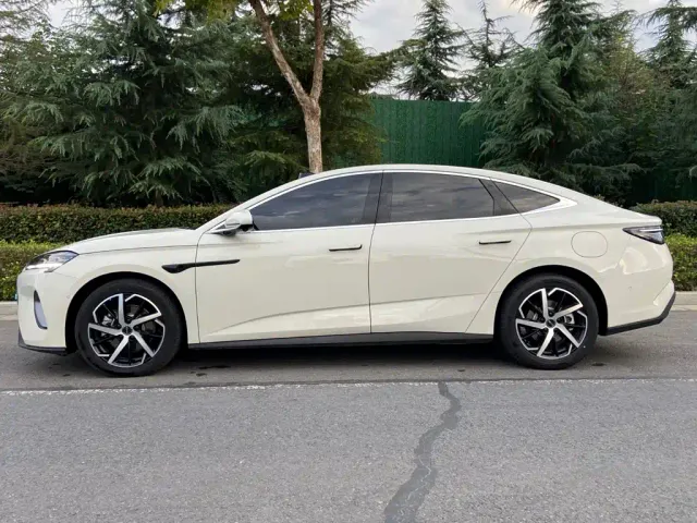BYD Seal 07 DM-i — Фото автомобиля 20