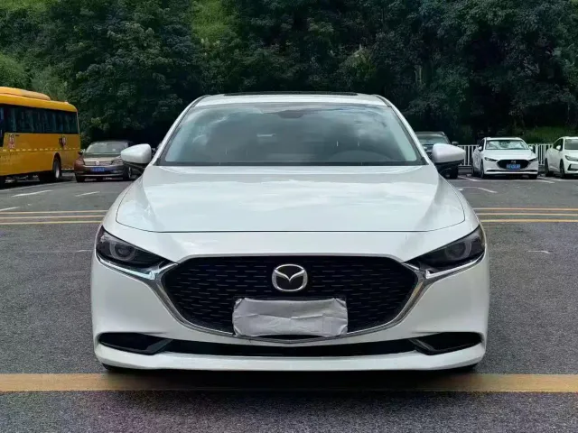 Mazda Axela — Фото автомобиля 3