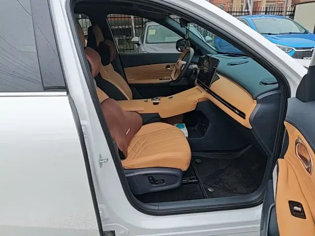 Geely Galaxy Starship 7 EM-i — Фото автомобиля 24