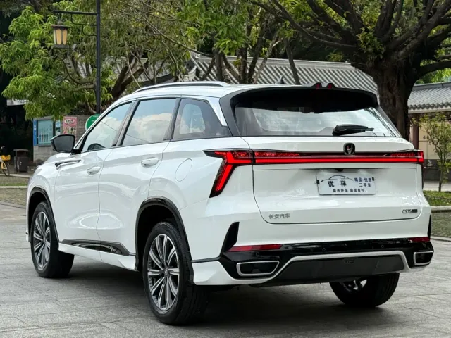 Changan CS75 Plus — Фото автомобиля 16
