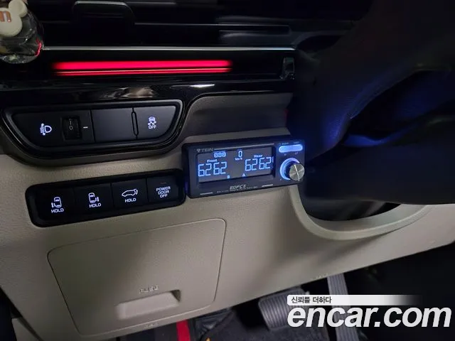 Kia Canival — Фото автомобиля 4