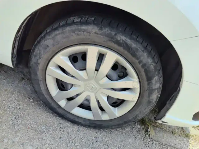 Honda Fit — Фото автомобиля 6