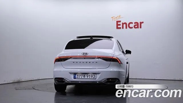 Hyundai Grandeur Grandeur (New) — Фото автомобиля 4