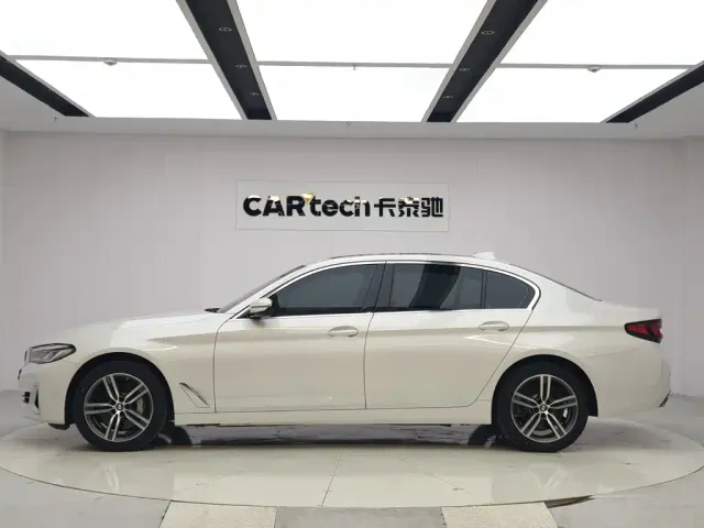 BMW 5 Series — Фото автомобиля 2