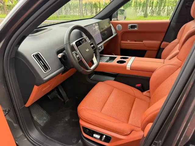 Li Auto L7 — Фото автомобиля 11