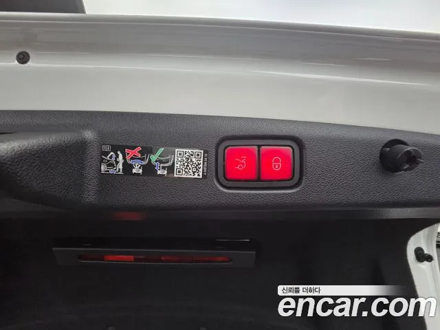 Mercedes-Benz E-Class — Фото автомобиля 15