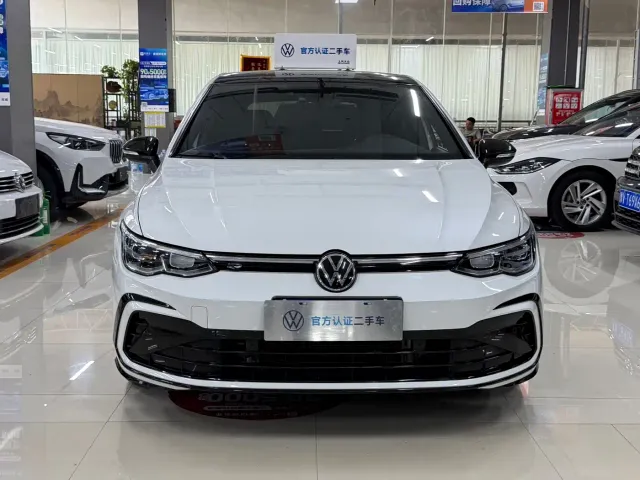 Volkswagen Golf — Фото автомобиля 2