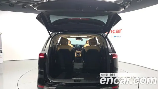 Kia Canival — Фото автомобиля 30
