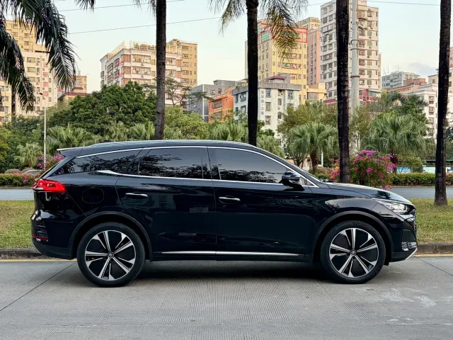 BYD Tang — Фото автомобиля 7