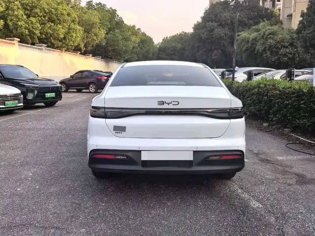 BYD Seal 05 DM-i — Фото автомобиля 9