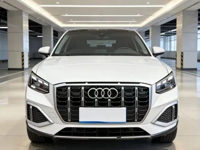 Audi Q2L — Фото автомобиля 2