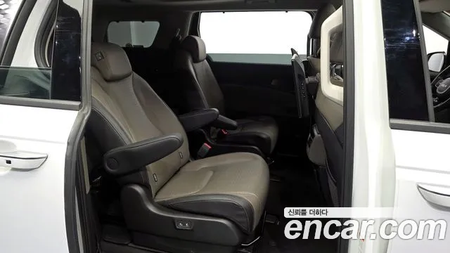 Kia Canival Новый Carnival 4 поколение Бензин 9 мест Signature — Фото автомобиля 12