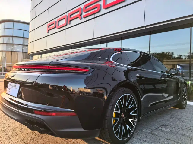 Porsche Panamera — Фото автомобиля 16