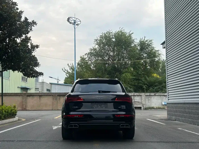 Audi Audi Q5L 2022 40T Luxury Dynamic — Фото автомобиля 3