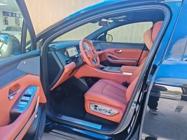 BYD Tang L — Фото автомобиля 8