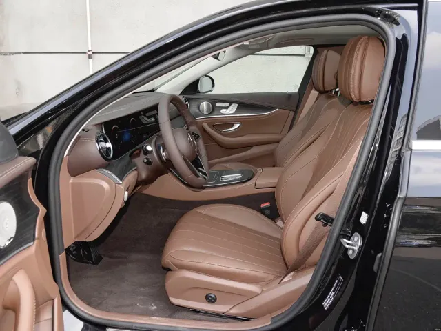 Mercedes-Benz E-Class — Фото автомобиля 4