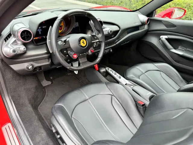 Ferrari F8 — Фото автомобиля 9
