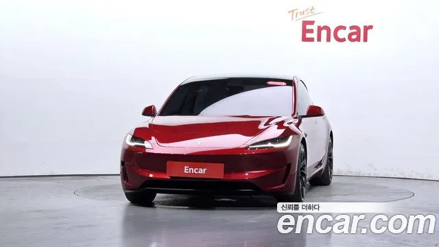 Tesla Model 3 — Фото автомобиля 3