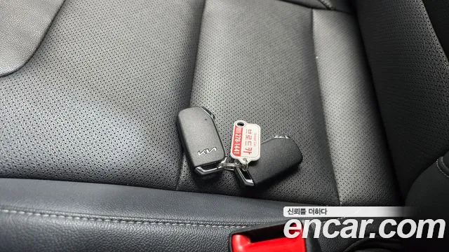 Kia Niro Niro Plus Air (Такси) — Фото автомобиля 15