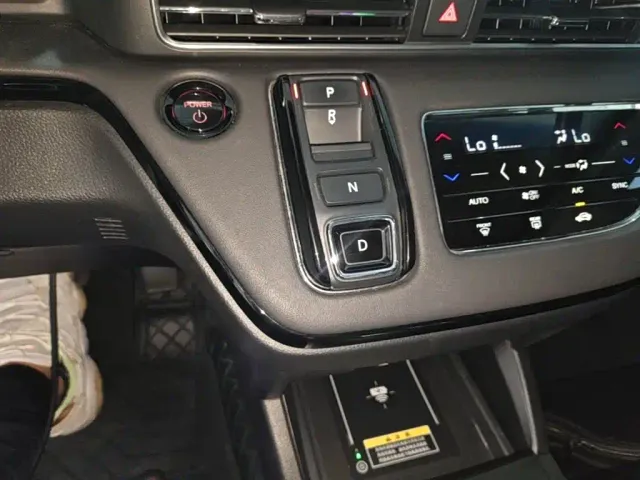 Honda Elysion — Фото автомобиля 13