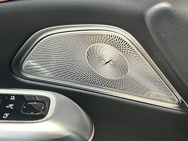 Mercedes-Benz E-Class — Фото автомобиля 12