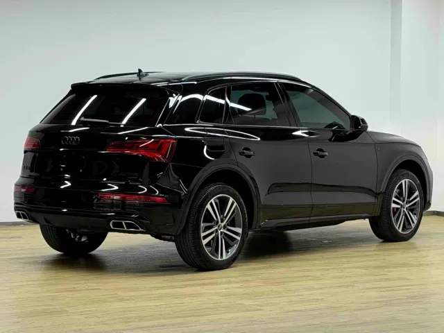 Audi Q5L — Фото автомобиля 29