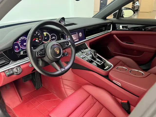 Porsche Panamera — Фото автомобиля 12