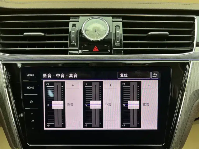 Volkswagen Phideon — Фото автомобиля 30