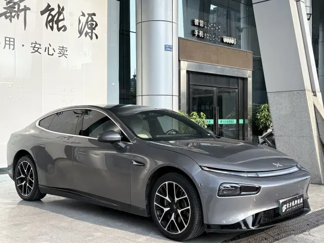 Xpeng P7 — Фото автомобиля 3